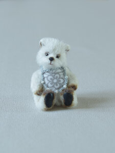 Miniature bear Lelio