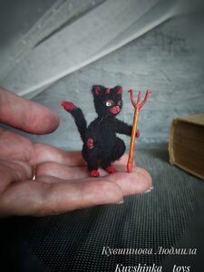 kitten-litle devil